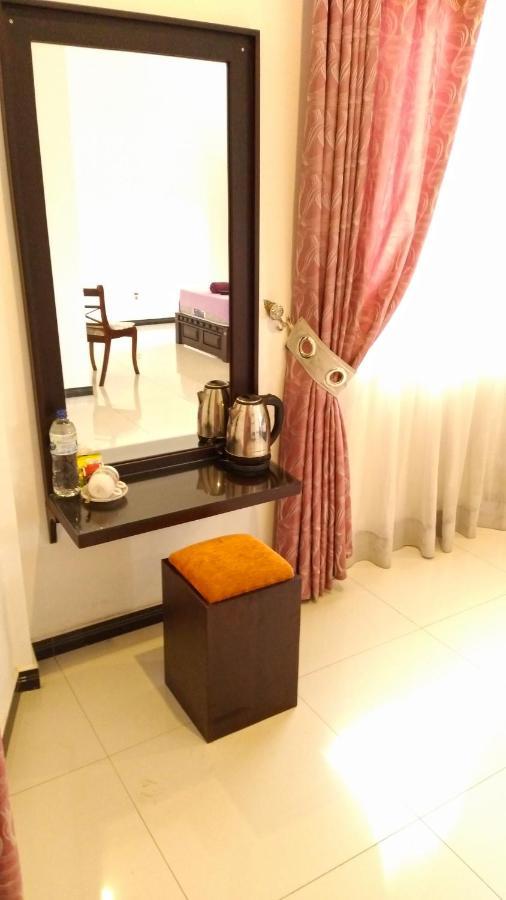 Akoya Pearl Hotel Ratnapura Esterno foto