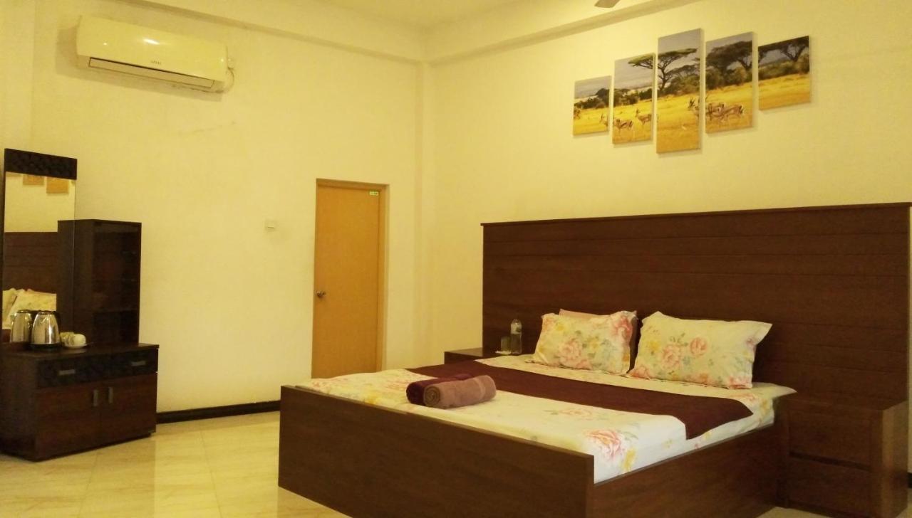 Akoya Pearl Hotel Ratnapura Esterno foto