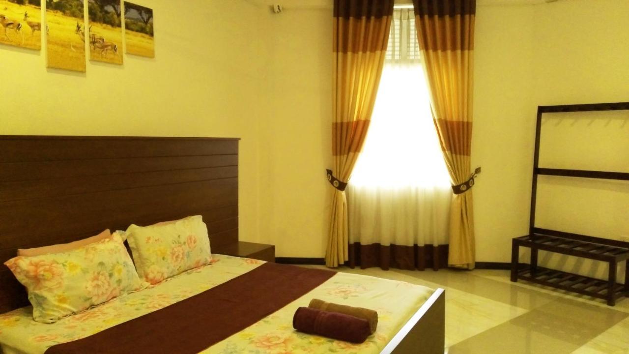 Akoya Pearl Hotel Ratnapura Esterno foto