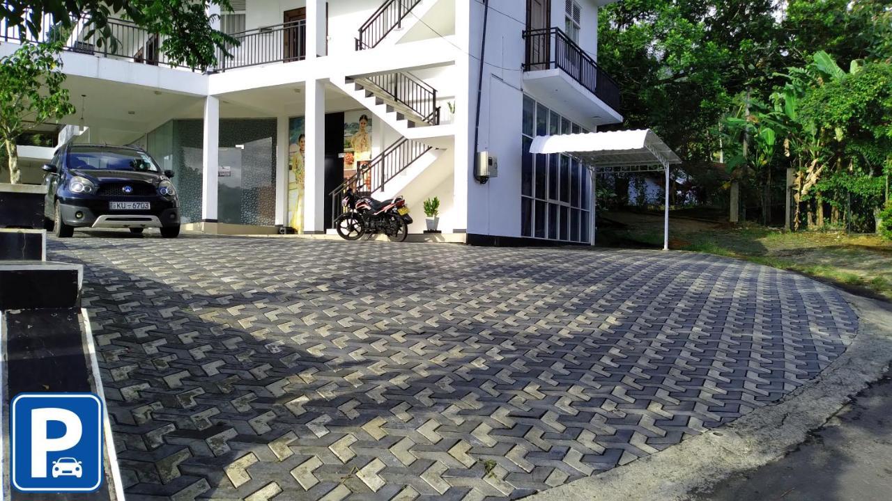 Akoya Pearl Hotel Ratnapura Esterno foto